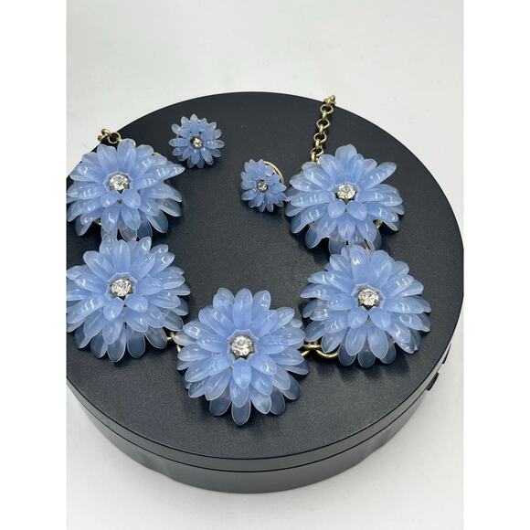 J. Crew Periwinkle Blue Acrylic Floral  Dahlia Statement Necklace & Earring Set - Picture 2 of 13